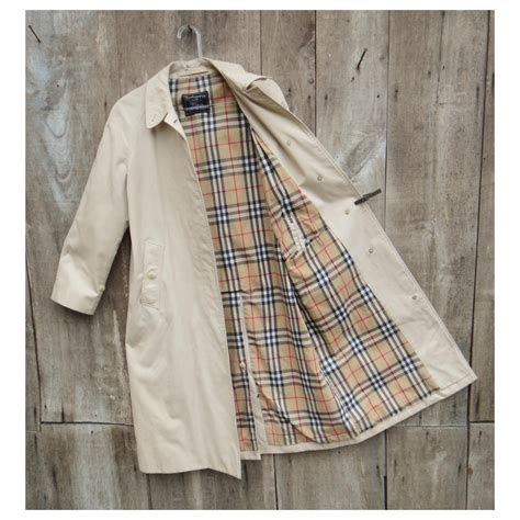 imper burberry femme occasion|Vêtements d’occasion « impermeable burberry .